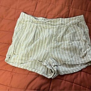Beige and white stripped shorts